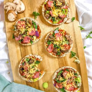 Healthy rice cake pizza alternative