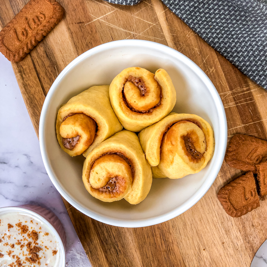 Microwaved Biscoff Cinnamon Rolls Eva Koper